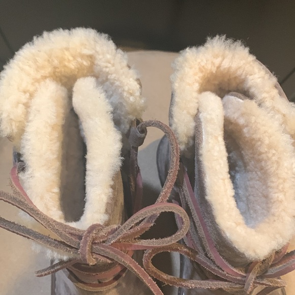 NWOT UGG winter ankle boots - Picture 6 of 6